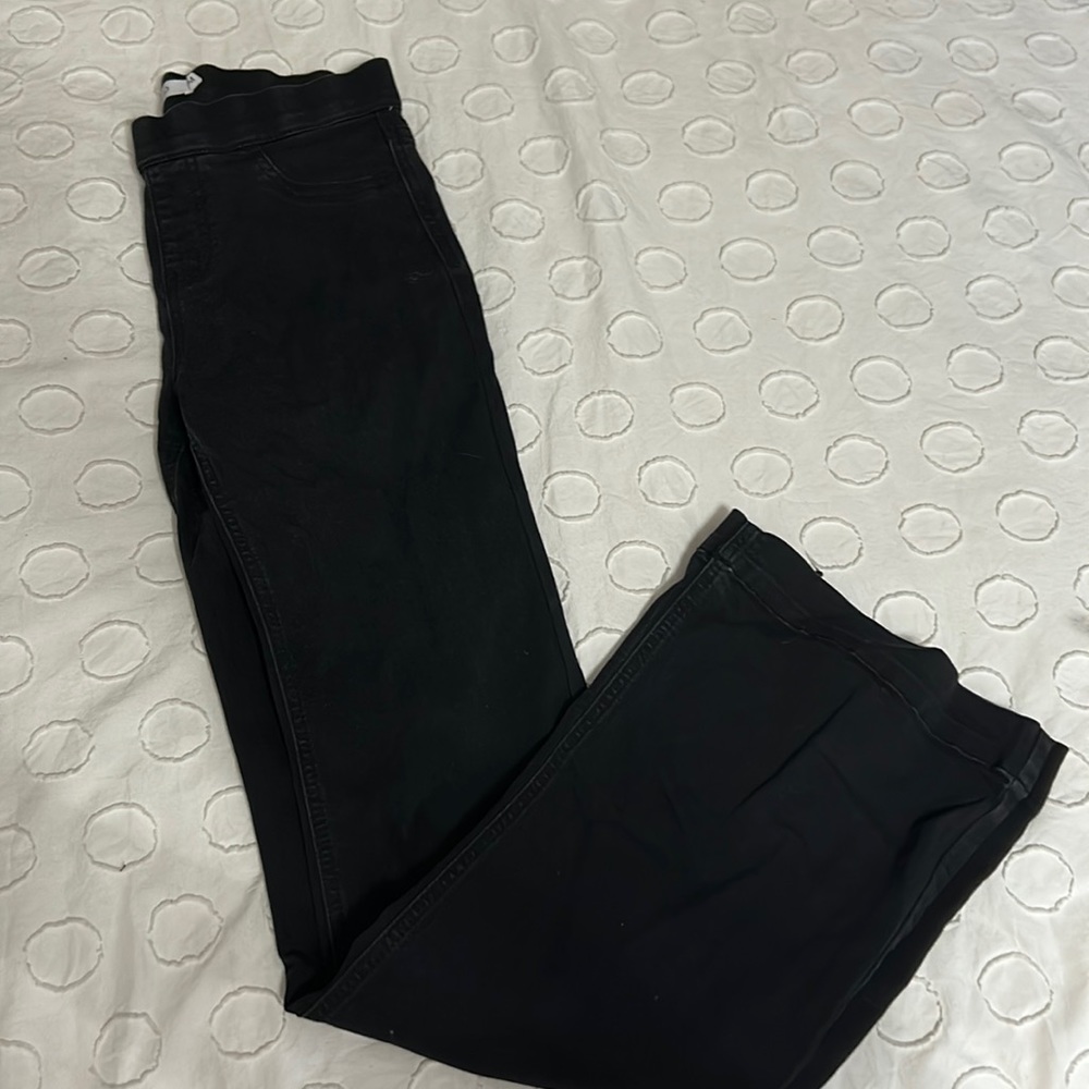 No buttons or zipper